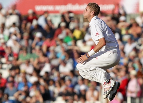 Stuart Broad riding his imaginary unicorn