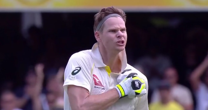Steve Smith tries to endure a phenomenally itchy armpit
