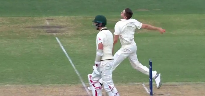 Chris Woakes doles out some 83mph midriff music