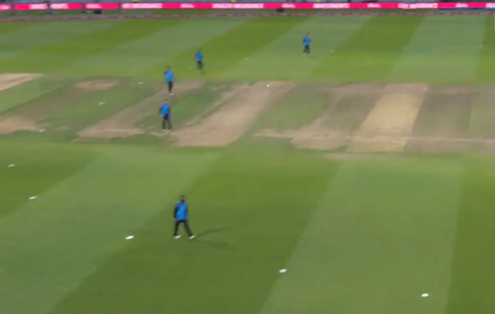 Moeen Ali briefly considers breaching 'the circle'