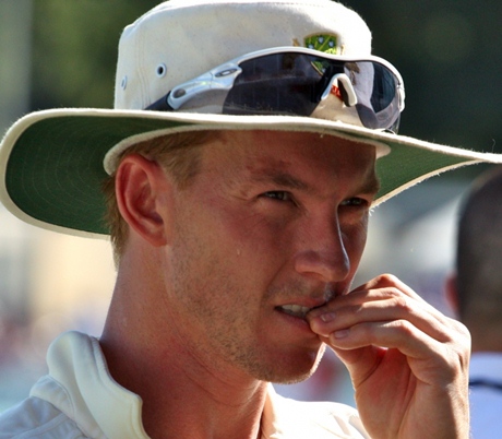 Brett Lee fills time after the game via interpretative dance