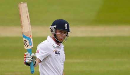 Ian Bell waves his wand like this and then England win