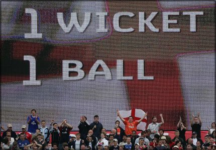 The Old Trafford Ashes Test in 2005 dawdles to its conclusion