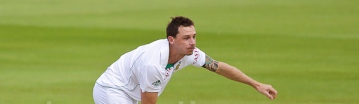 Dale Steyn experiences balls-related incident